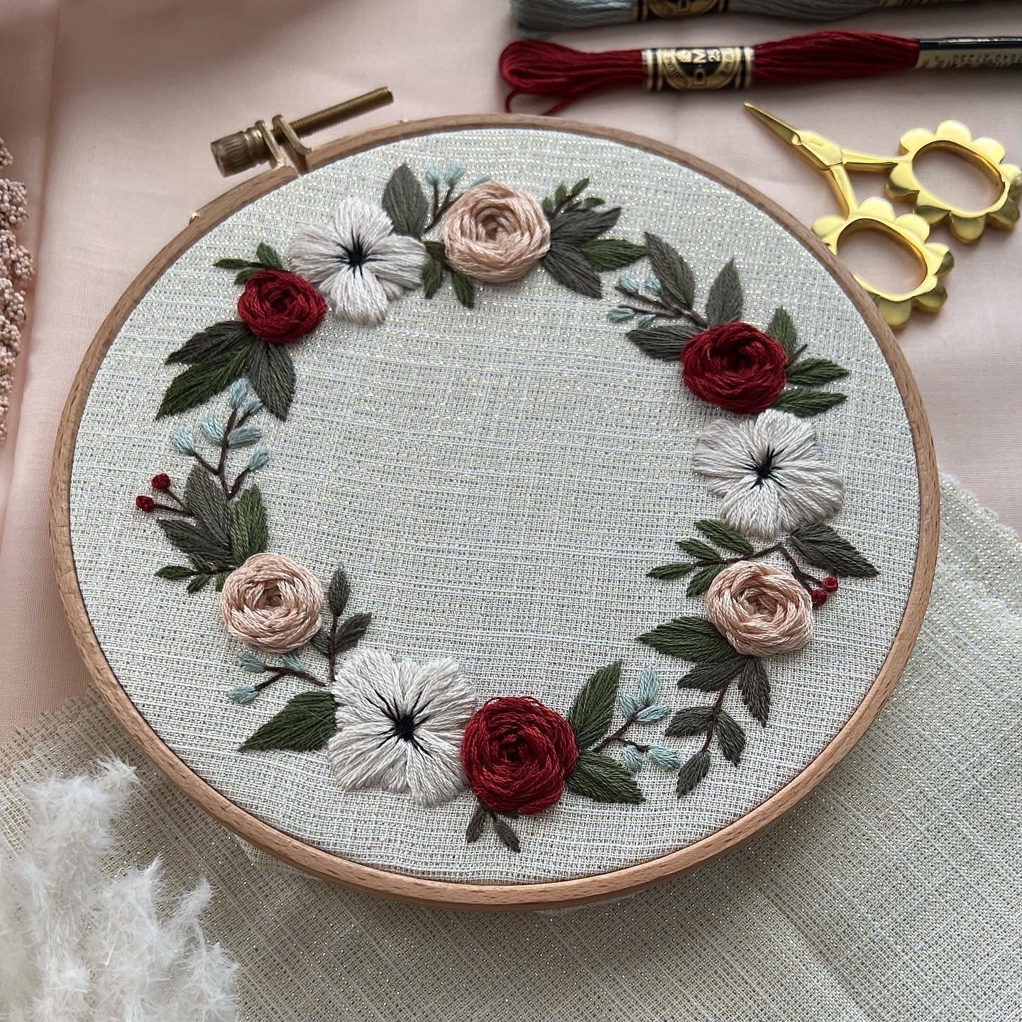 PDF 'Winter Roses' Customizable Embroidery Pattern